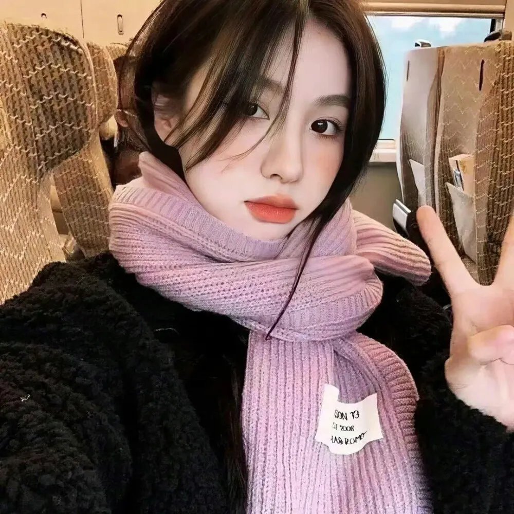 照片中的女孩